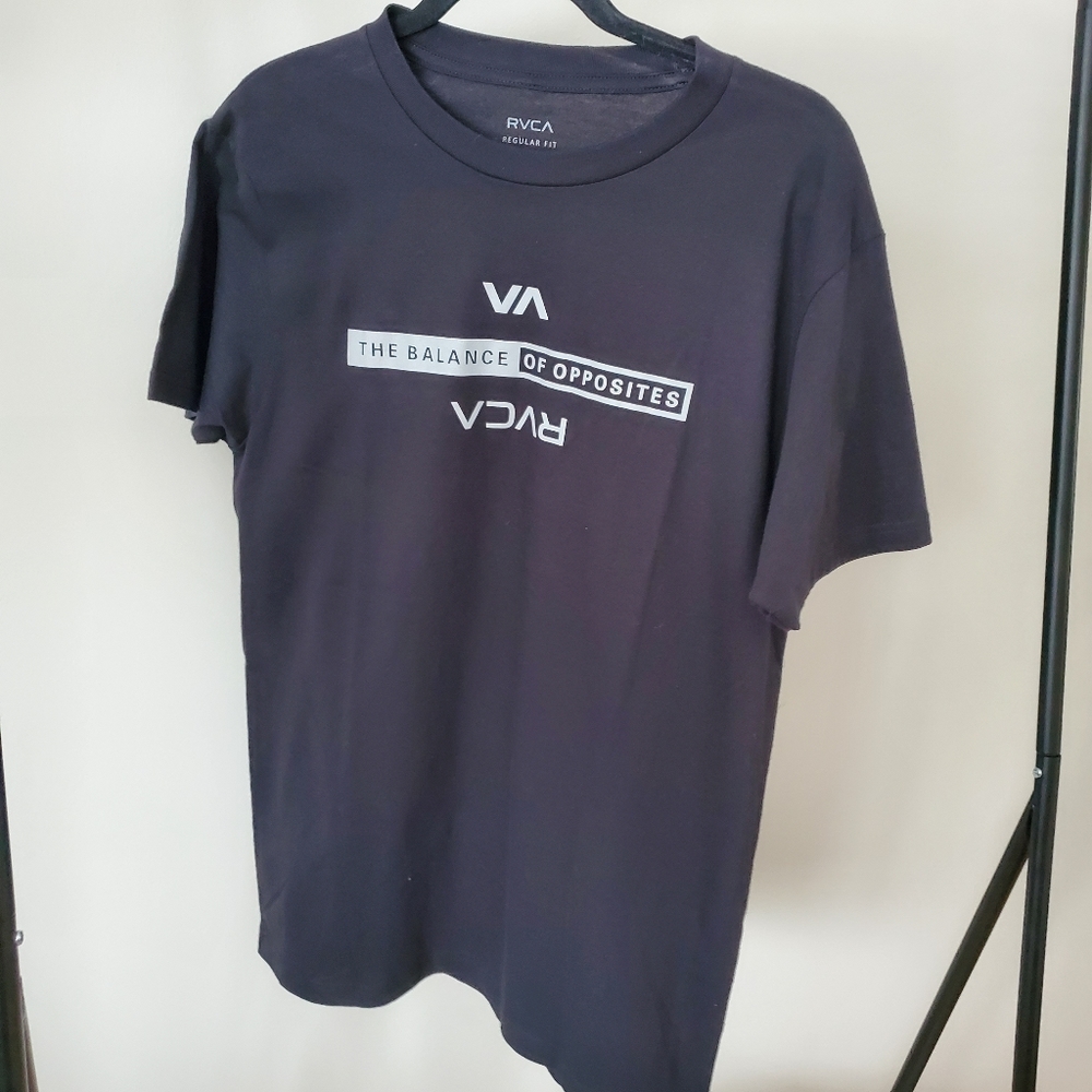 RVCA Men's  black Crew neck T-shirt with logo on front Size Small